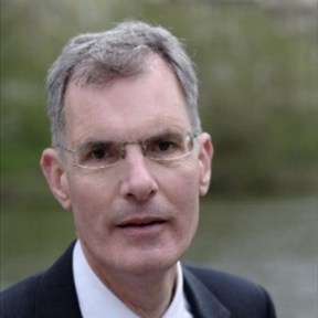 Portrait of Prof. Dr. Michael Esfeld